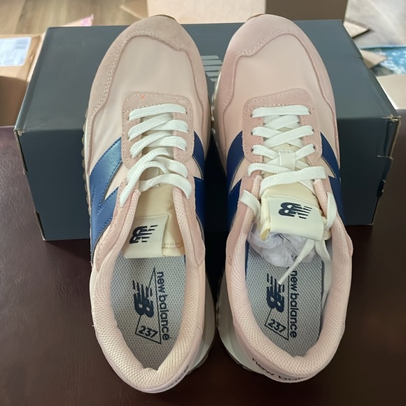 New Balance Running Course Women’s 10 - Picture 2 of 4